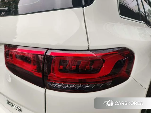 Mercedes-Benz GLB 2023 Белый из Китая, фото 4