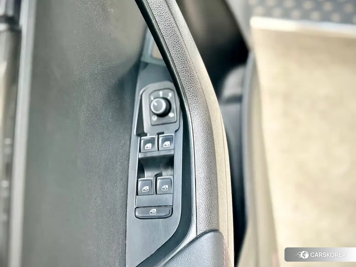 Skoda Karoq 2022 Белый из Китая, фото 4
