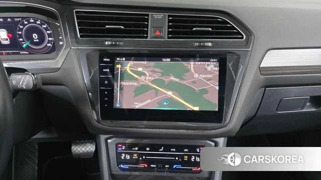 Volkswagen Tiguan Allspace 2022 Белый из Кореи, фото 4