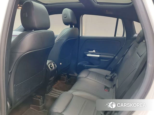 Mercedes-Benz GLA 2023 Белый из Китая, фото 4