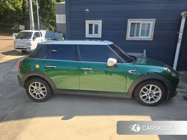 Mini Cooper 2021 Зеленый из Кореи, фото 4