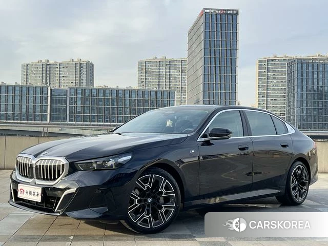 BMW 5 series 2025 Черный из Китая, фото 4