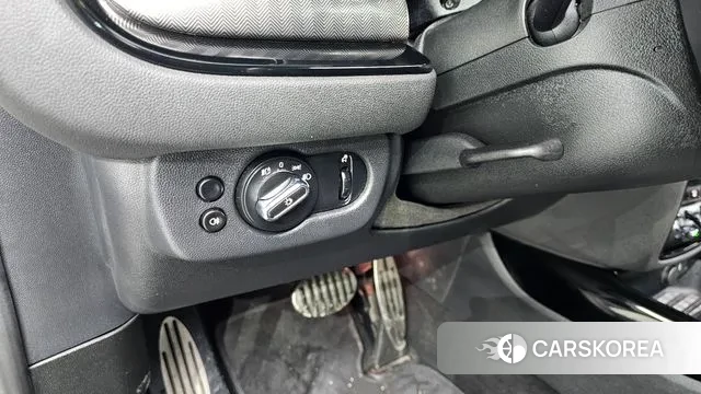 Mini Cooper S Clubman 2023 Серебристо-серый из Кореи, фото 4