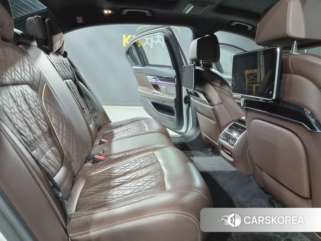 BMW 7 Series (G11) 2021 Белый из Кореи, фото 4