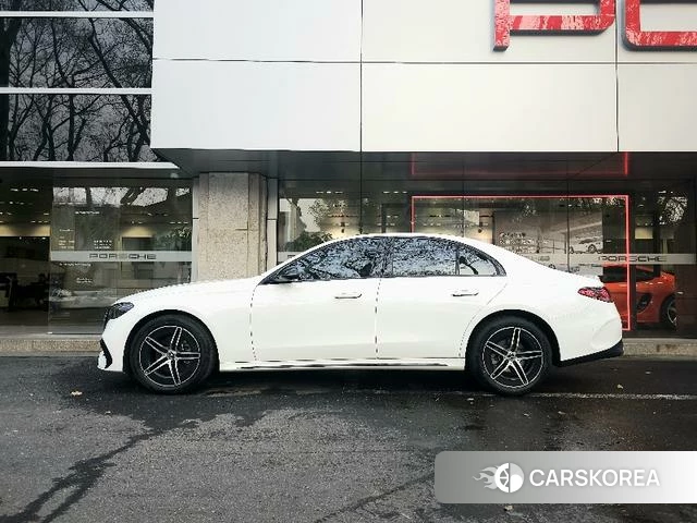 Mercedes-Benz E-Class 2026 Белый из Китая, фото 4