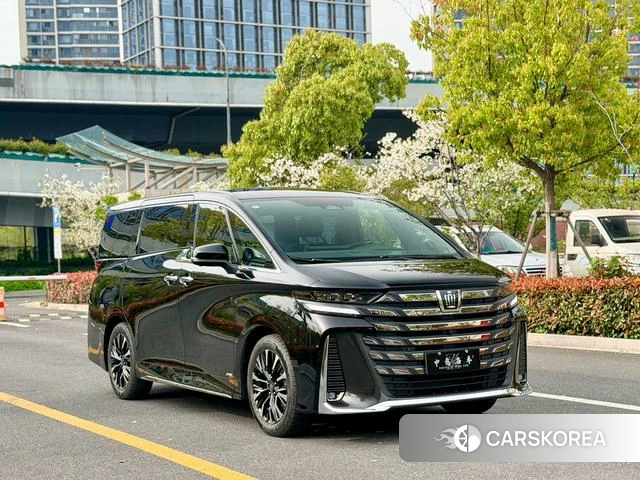 Toyota Vellfire 2026 Черный из Китая, фото 4