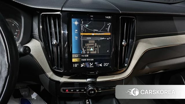 Volvo XC60 second Generation 2018 Белый из Кореи, фото 4