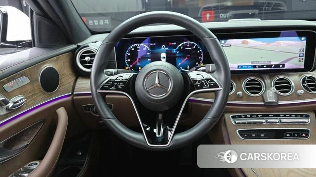 Mercedes-Benz E-Class W213 2022 Белый из Кореи, фото 4