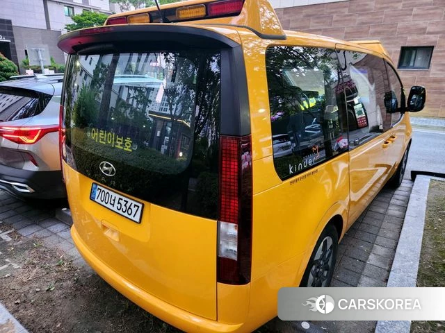 Hyundai Staria 2022 Желтый из Кореи, фото 4
