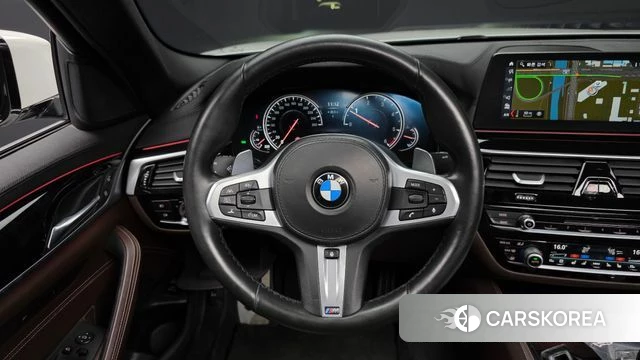 BMW 5 Series (G30) 2018 Белый из Кореи, фото 4