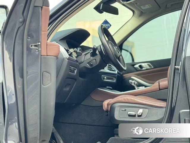 BMW X5 2021 Темно-серый из Китая, фото 4