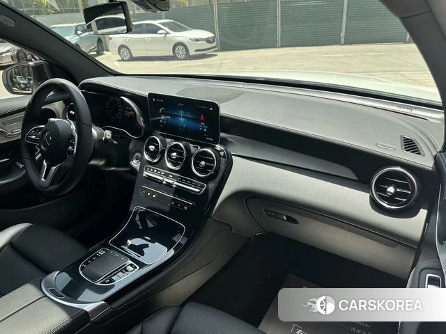 Mercedes-Benz GLC 2022 Белый из Китая, фото 4