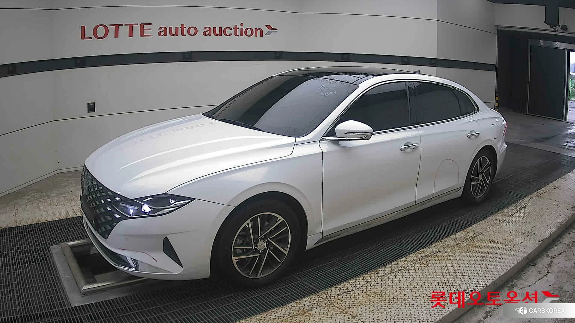 Hyundai Grandeur 2022 Белый из Кореи, фото 4