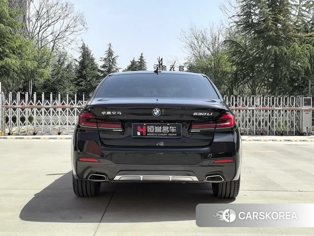 BMW 5 series 2023 Черный из Китая, фото 4