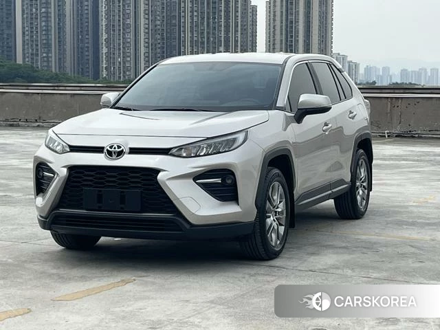 Toyota Wildlander 2024 Шампань из Китая, фото 4