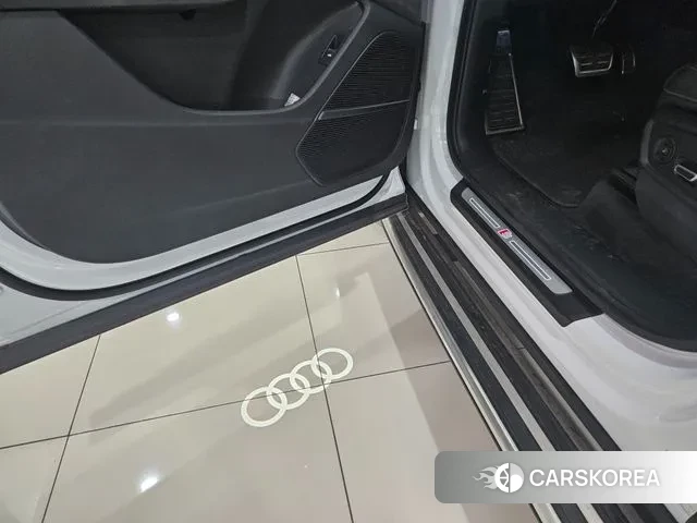 Audi Q7 (4M) 2021 Белый из Кореи, фото 4