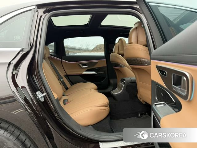 Mercedes-Benz E-Class 2024 Черный из Китая, фото 4