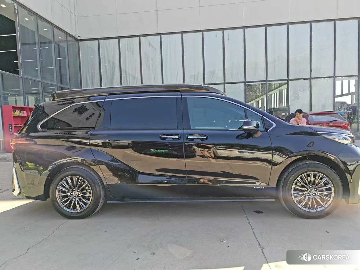 Toyota Sienna 2024 Черный из Китая, фото 4