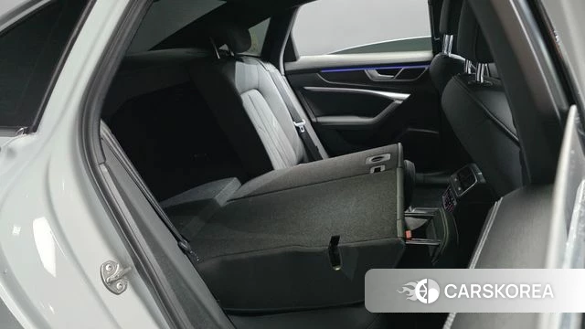 Audi A6 (C8) 2021 Белый из Кореи, фото 4