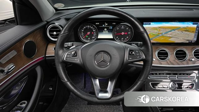 Mercedes-Benz E-Class W213 2018 Белый из Кореи, фото 4
