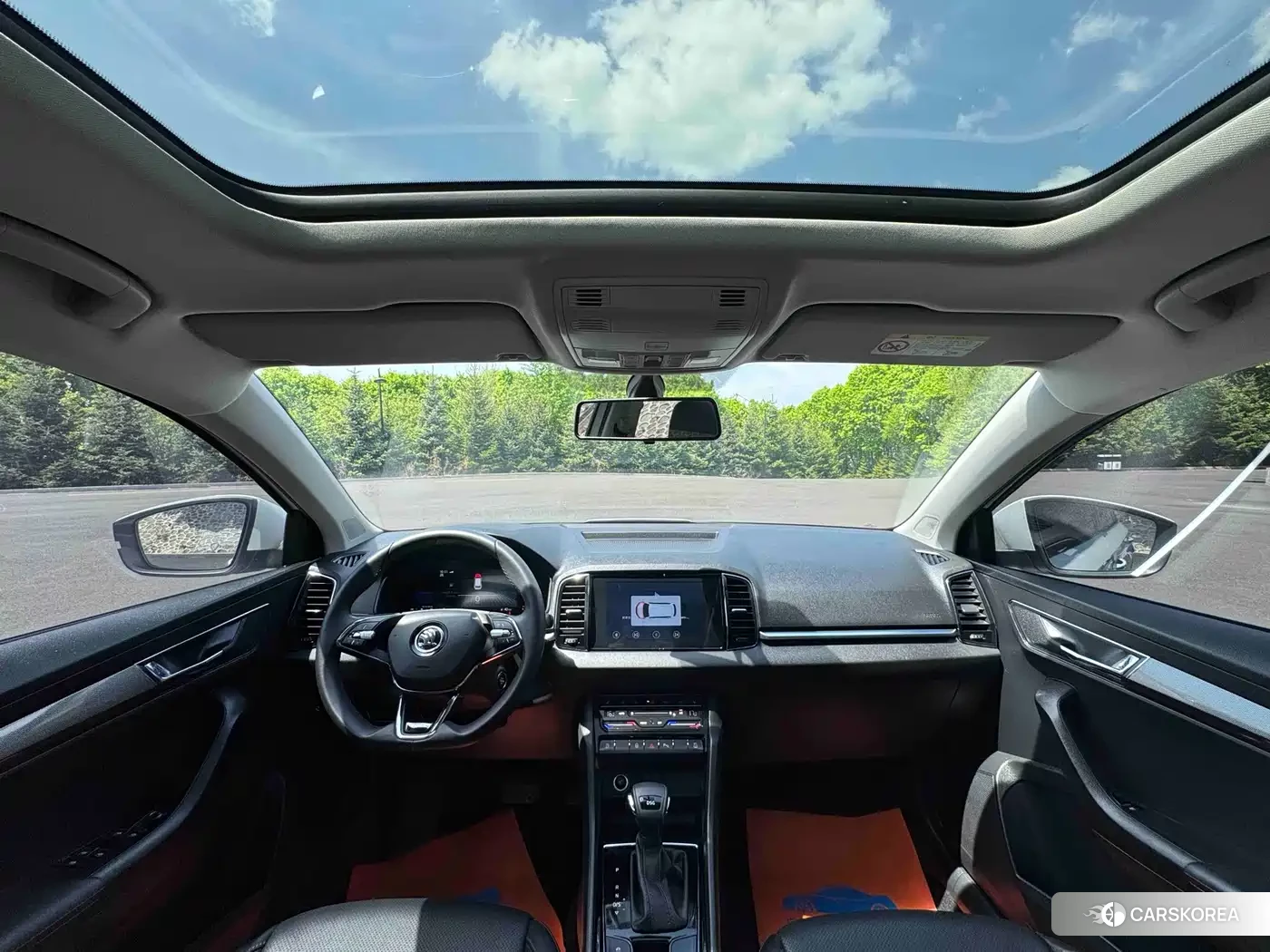 Skoda Karoq 2023 Белый из Китая, фото 4