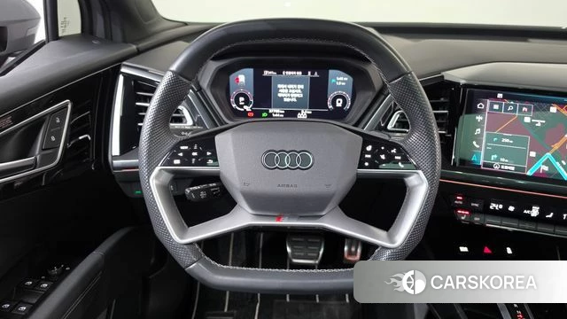 Audi Q4 e-Tron (F4) 2023 Серебристо-серый из Кореи, фото 4