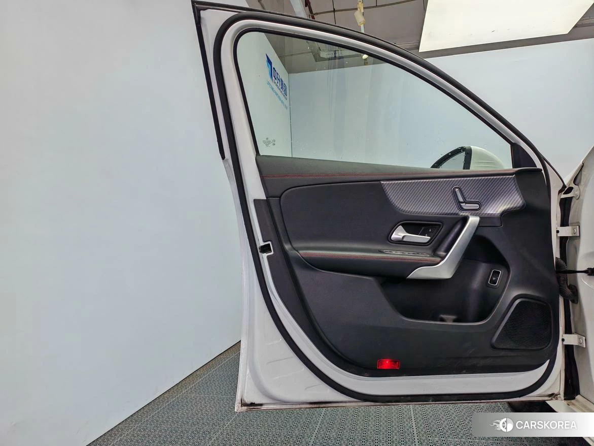 Mercedes-Benz A-Class 2022 Белый из Китая, фото 4