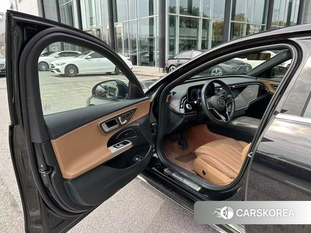 Mercedes-Benz E-Class 2024 Черный из Китая, фото 4