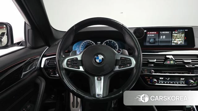 BMW 5 Series (G30) 2018 Белый из Кореи, фото 4