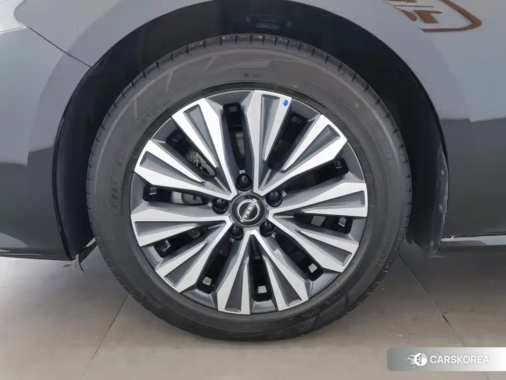 Nissan Altima 2023 Черный из Китая, фото 4