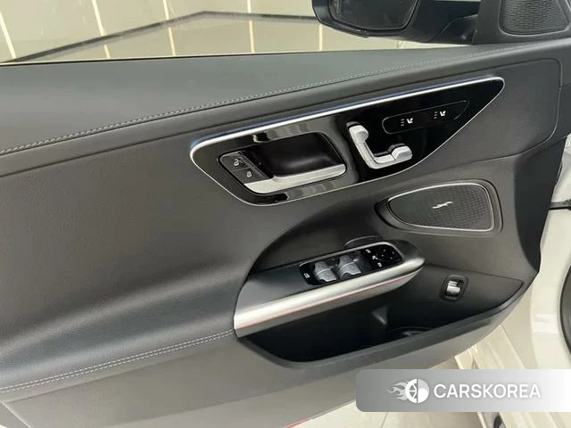 Mercedes-Benz C-class 2024 Белый из Китая, фото 4