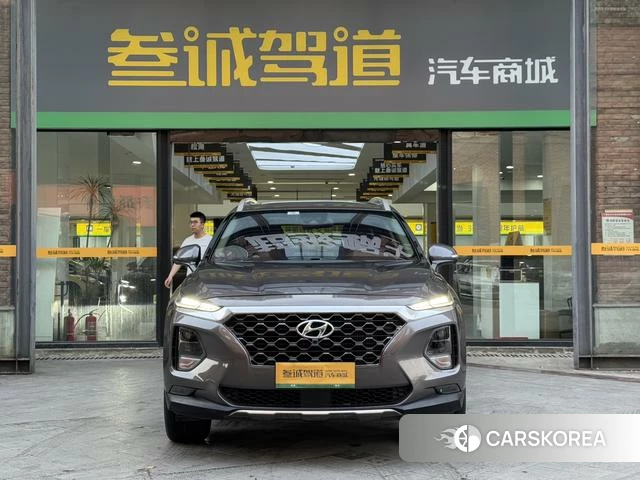 Hyundai Santa Fe 2021 Серебристо-серый из Китая, фото 4