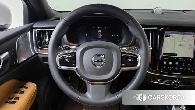 Volvo V60 Cross-Country 2nd Generation 2023 Белый из Кореи, фото 4