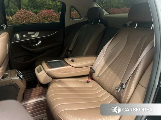 Mercedes-Benz E-Class 2020 Черный из Китая, фото 4