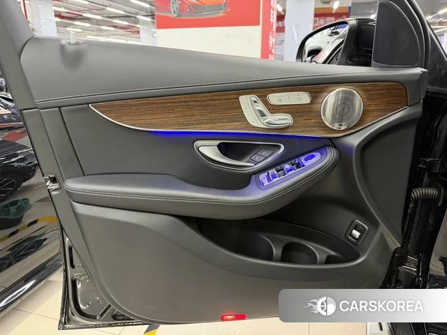 Mercedes-Benz GLC 2021 Черный из Китая, фото 4