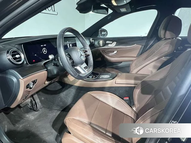 Mercedes-Benz E-Class 2023 Черный из Китая, фото 4