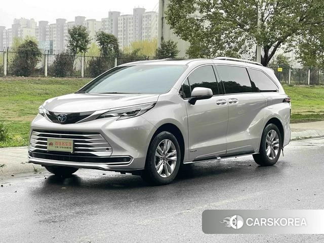 Toyota Sienna 2022 Серебристо-серый из Китая, фото 4