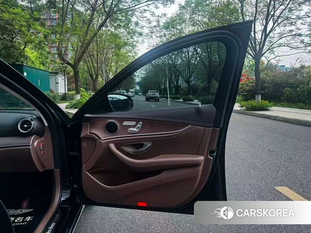 Mercedes-Benz E-Class 2022 Черный из Китая, фото 4