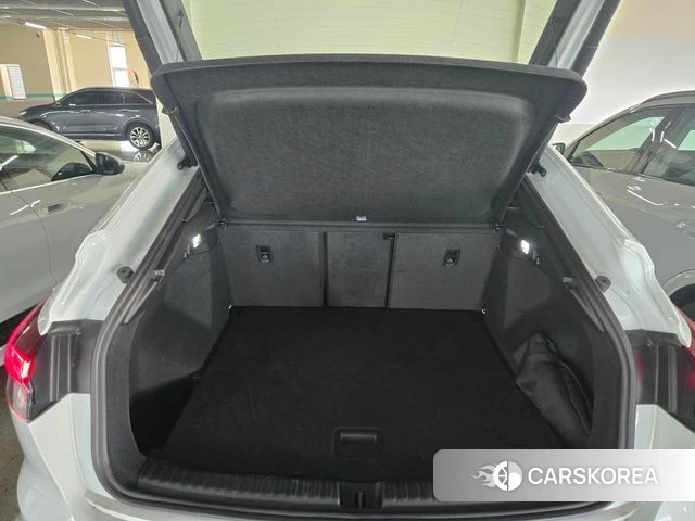 Audi Q4 e-Tron (F4) 2026 Белый из Кореи, фото 4
