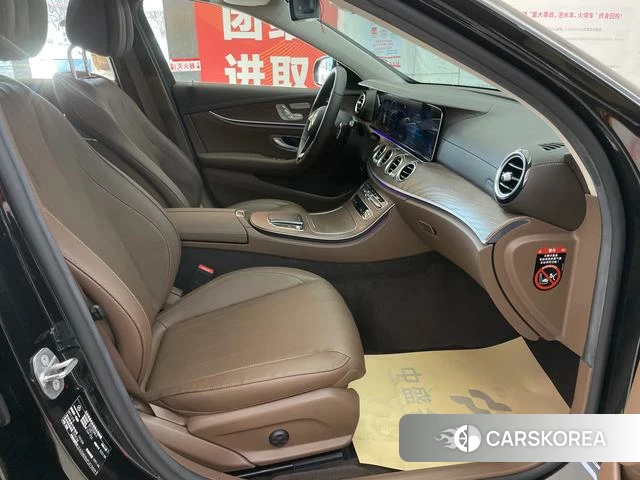 Mercedes-Benz E-Class 2023 Черный из Китая, фото 4