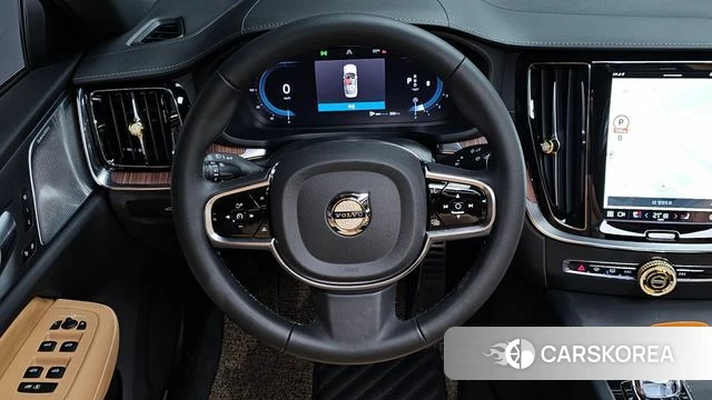 Volvo S60 3rd generation 2024 Белый из Кореи, фото 4