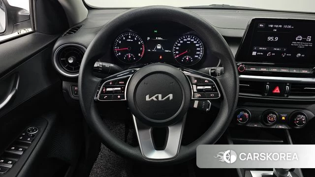 Kia The New K3 2nd generation 2023 Белый из Кореи, фото 4