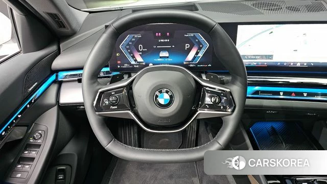 BMW 5 Series (G60) 2024 Белый из Кореи, фото 4