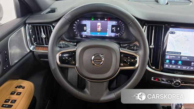 Volvo S60 3rd generation 2023 Белый из Кореи, фото 4