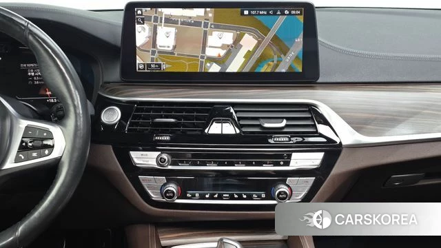 BMW 5 Series (G30) 2021 Белый из Кореи, фото 4