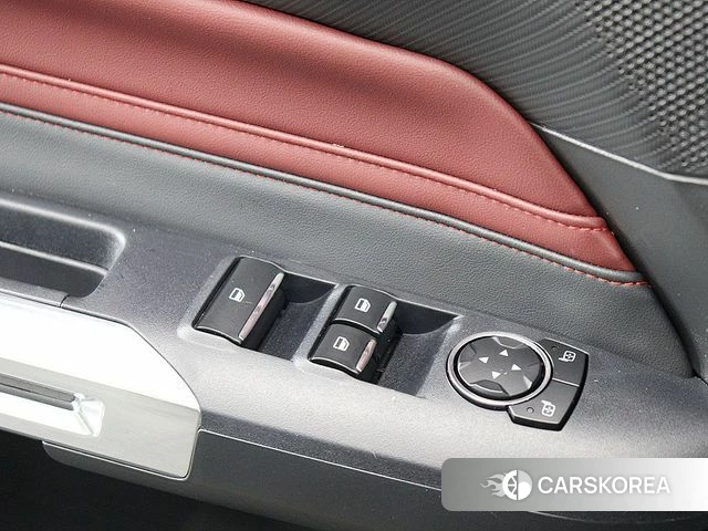 Ford Mustang 7th Generation 2025 Черный из Кореи, фото 4