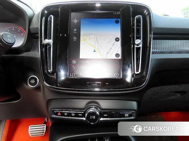 Volvo XC40 2019 Белый из Кореи, фото 4