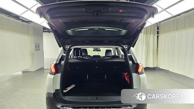 Peugeot 5008 second generation 2021 Белый из Кореи, фото 4