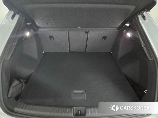 Audi Q4 e-Tron (F4) 2025 Белый из Кореи, фото 4