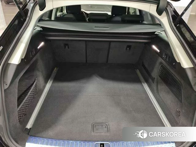 Audi A6 2023 Черный из Китая, фото 4